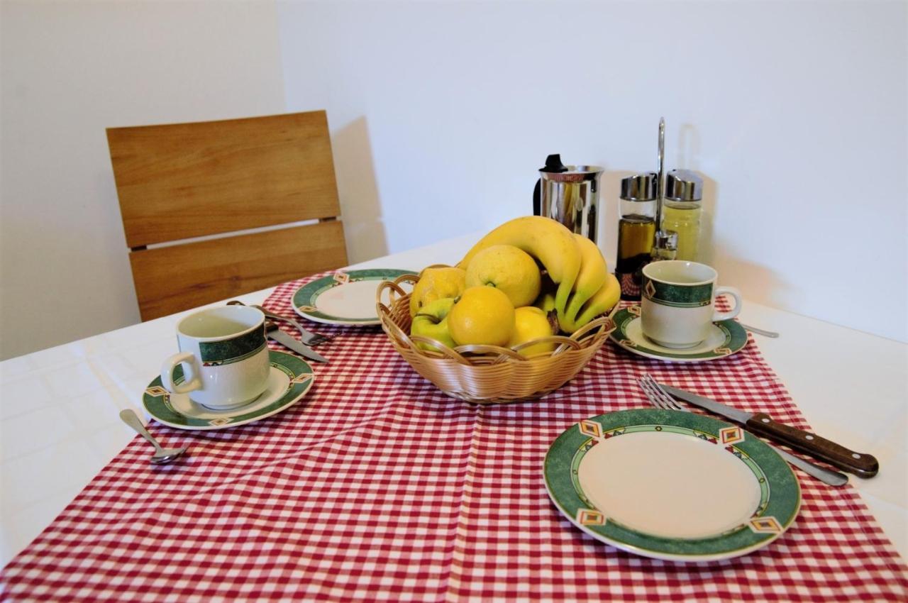Amaryllis Residence, Apartment Diana & Deluxe Rooms With Shared Kitchen 베리로신즈 외부 사진