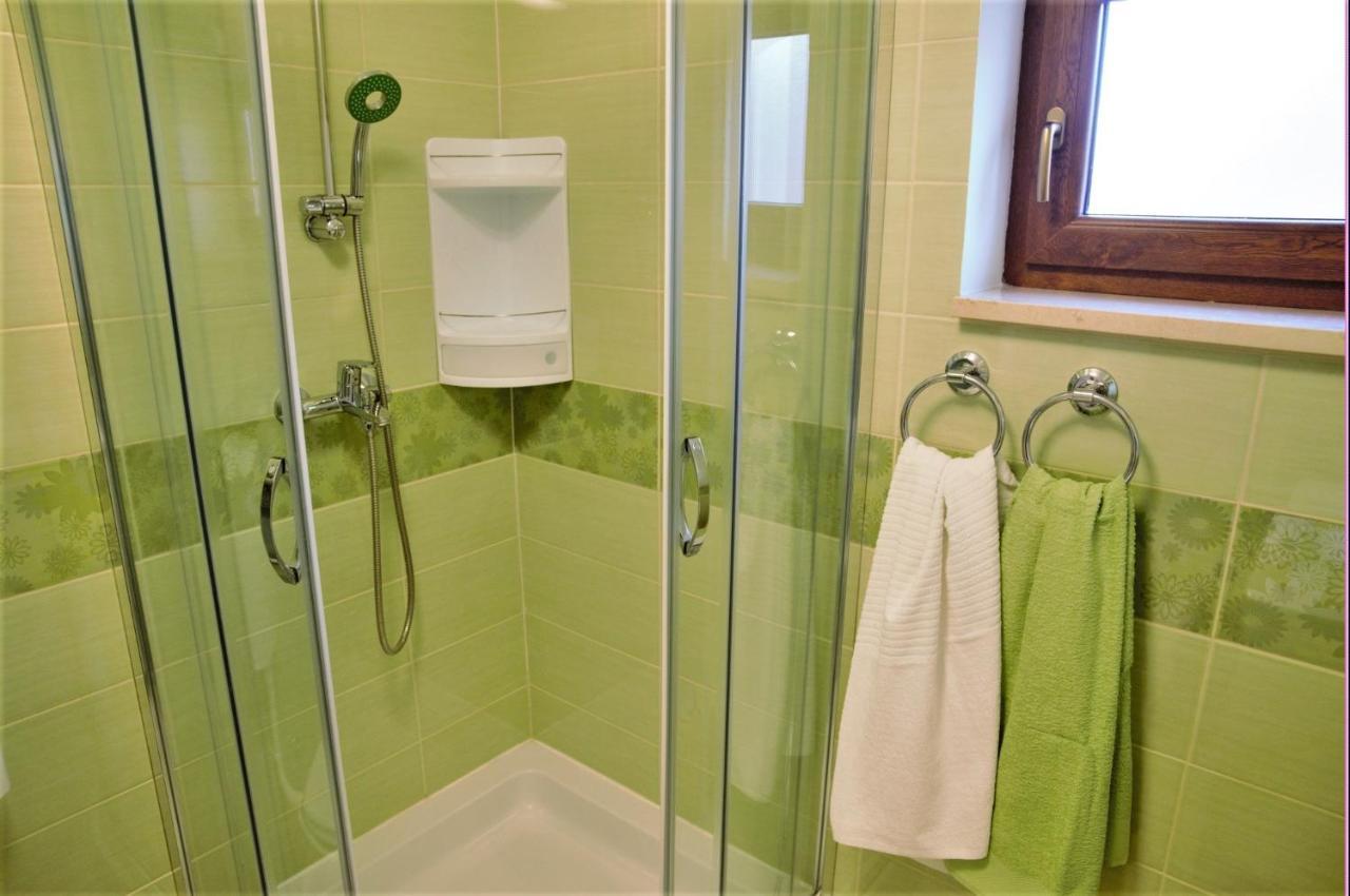 Amaryllis Residence, Apartment Diana & Deluxe Rooms With Shared Kitchen 베리로신즈 외부 사진
