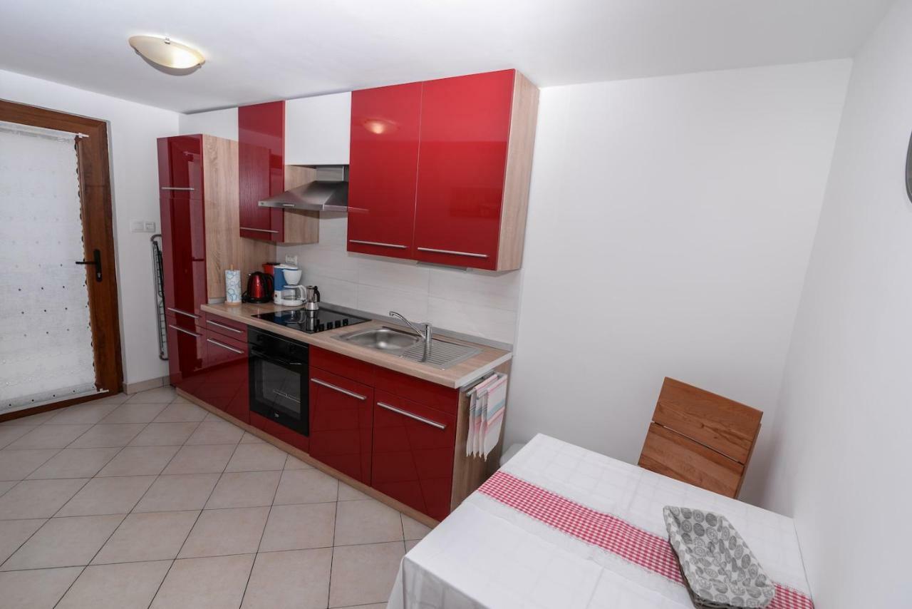 Amaryllis Residence, Apartment Diana & Deluxe Rooms With Shared Kitchen 베리로신즈 외부 사진